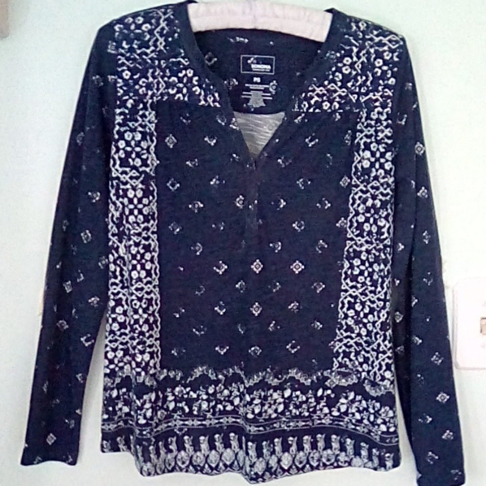 Navy Blue and White V-Neck Long Sleeve Top
